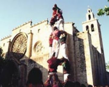 Els Castellers pretenen que els santcugatencs estimin els castells