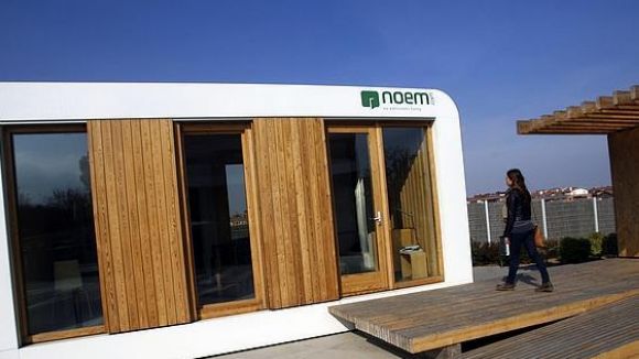 La casa prefabricada de NOEM est exposada al campus local d'Esade / Font: Abc.es