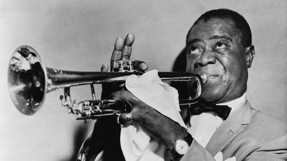 El trompetista Louis Armstrong