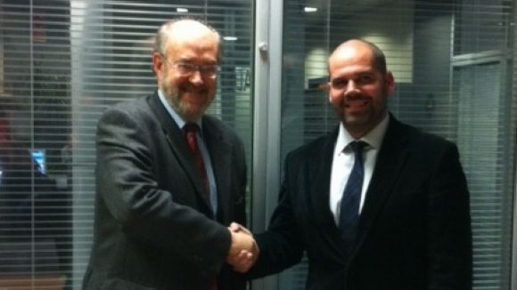 Frederic Boix i Rubn Isern han signat l'acord en representaci de les dues associacions / Font: Sant Cugat Empresarial