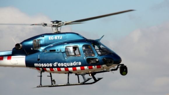 L'helicpter dels Mossos patrulla regularment per evitar robatoris a la ciutat / Foto: ACN