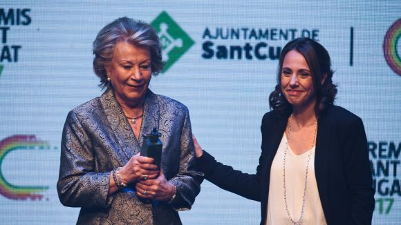 La presidenta de la junta local de l'AECC, Marta Martí, acaba de rebre un Premi Sant Cugat / Foto: Localpres