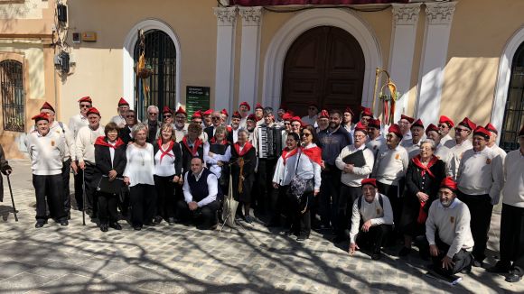 Les dues corals santcugatenques han animat els carrers de Sant Cugat amb les tradicionals caramelles