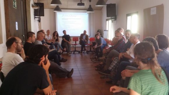 La trobada ha aplegat una trentena de persones / Foto: @caltemerari