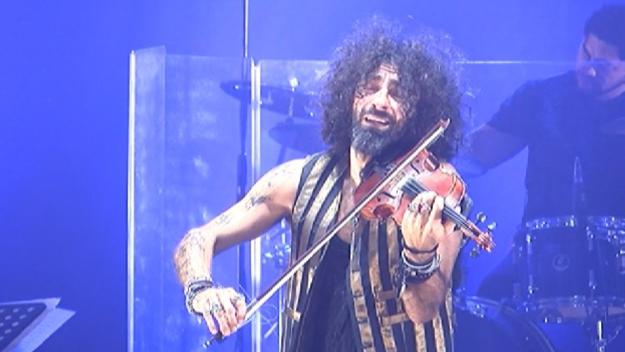 El violinista Ara Malikian en concert al Teatre-Auditori l'any 2019 / Foto: Cugat Mèdia