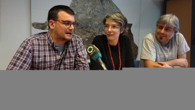 L'alcaldable Ramon Gutiérrez juntament amb els membres de la candidatura Inés Luna i Andreu Sierro / Foto: Cugat.cat