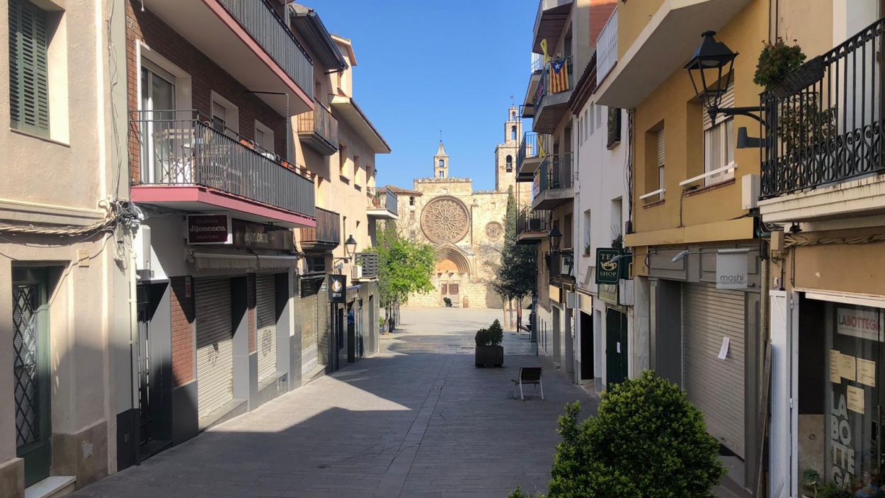 El carrer de Santiago Rusiñol de Sant Cugat, buit / Foto: Cugat Mèdia