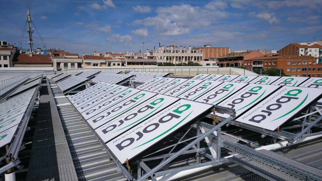 160 panells hbrids installats a la ZEM de la Rambla del Celler / Foto: Ajuntament
