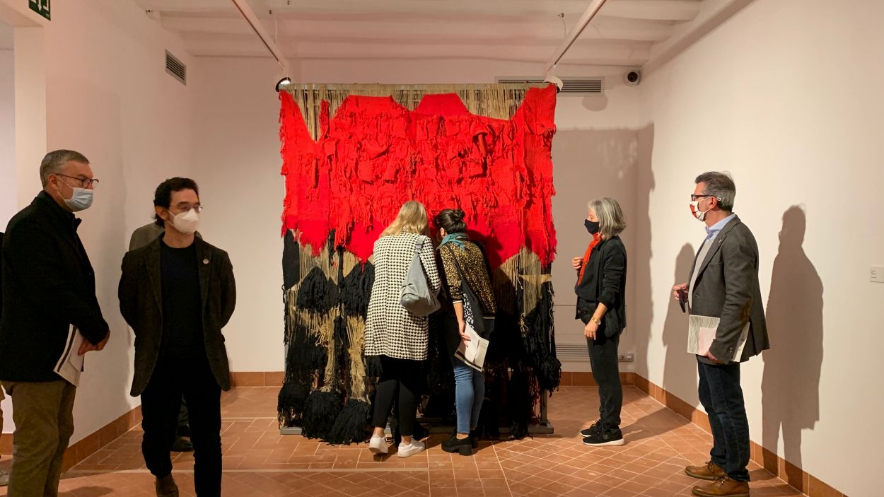 'Vermells' recull 25 obres de Grau-Garriga / Foto: Cugat Mèdia