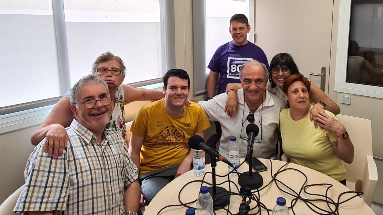 Usuaris d'Aspasur Valldoreix entrevisten el Francesc Orella /Foto:Creactiva Fundació Catalònia