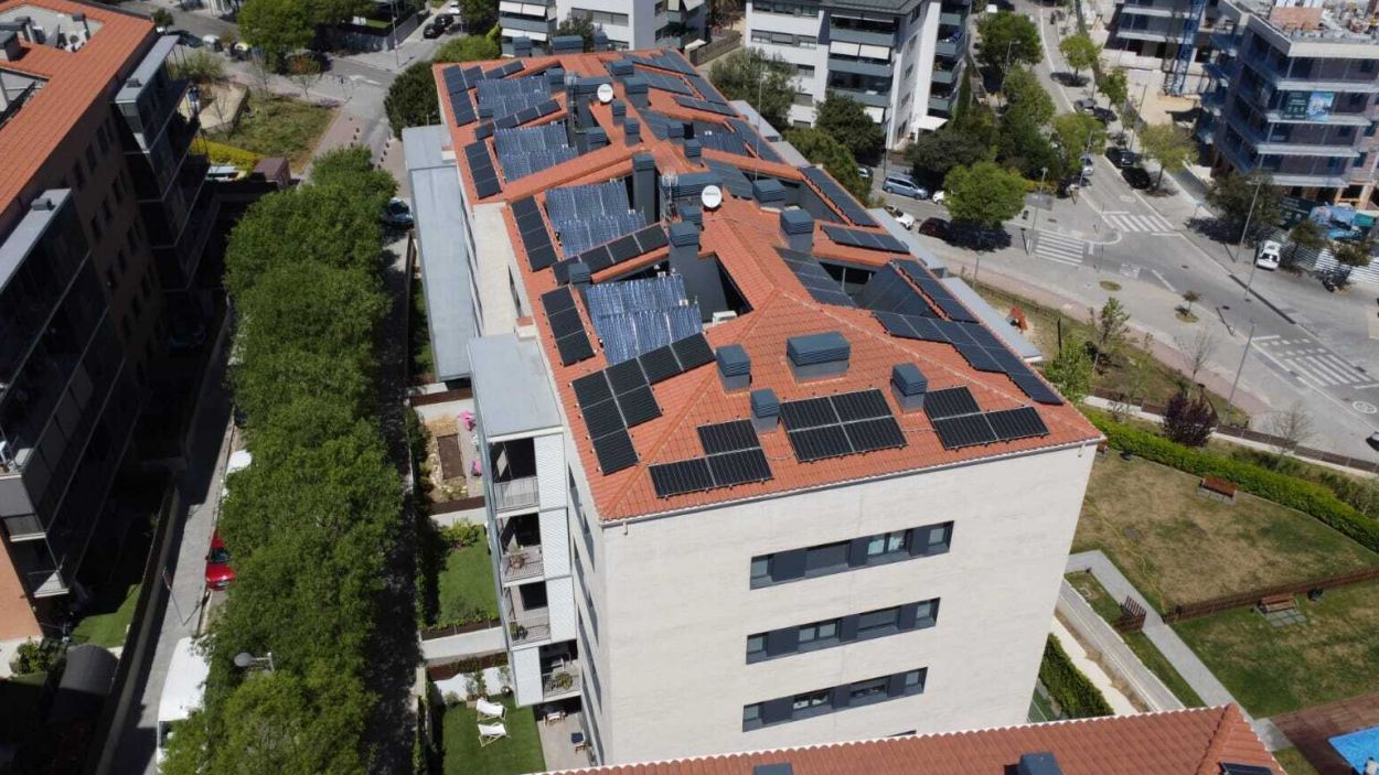 La comunitat de vens Pastora Martos a Volpelleres compta amb plaques solars a les teulades / Foto: cedida