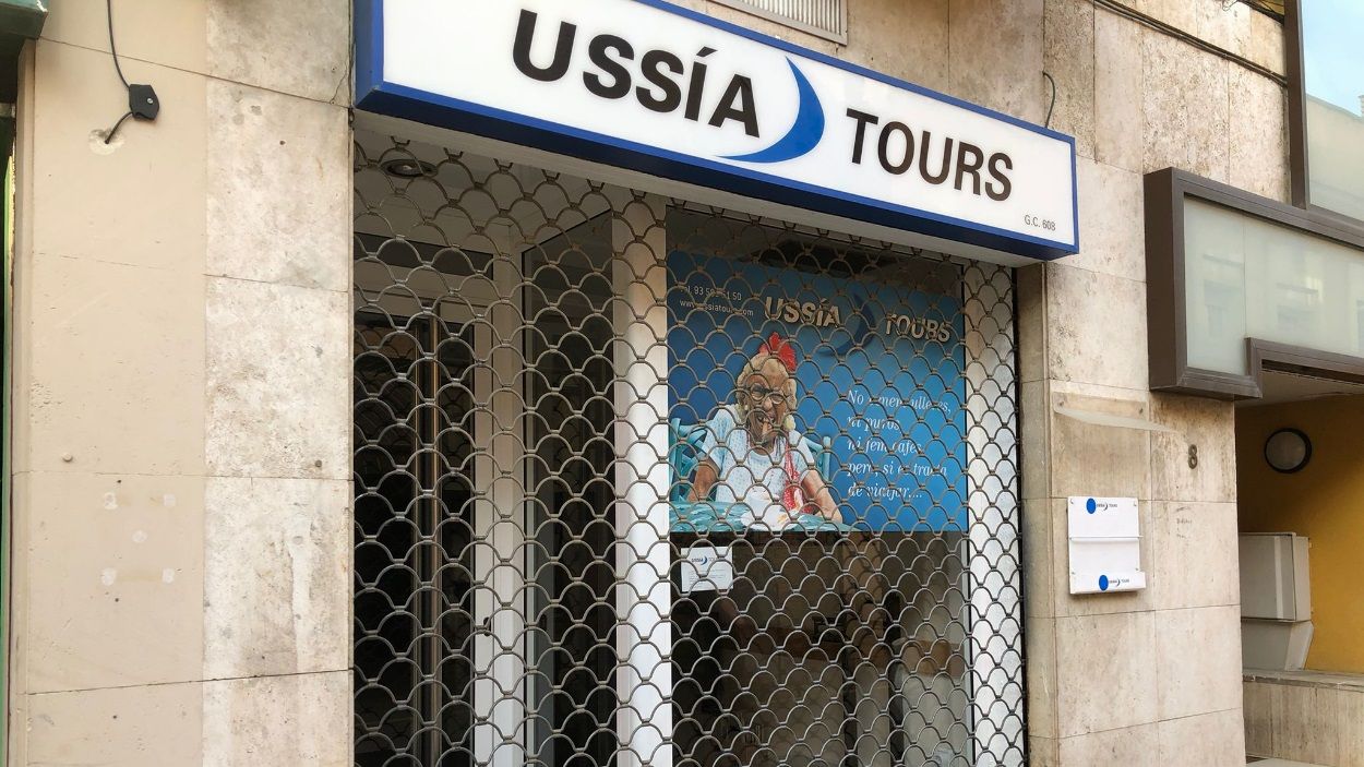 L'agència de viatges Ussía Tours està tancada des del 14 de març de 2020 / Foto: Cugat Mèdia