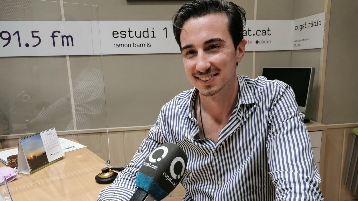 Adrià Ponsico a l'estudi de Ràdio Sant Cugat / Foto: Cugat Mèdia