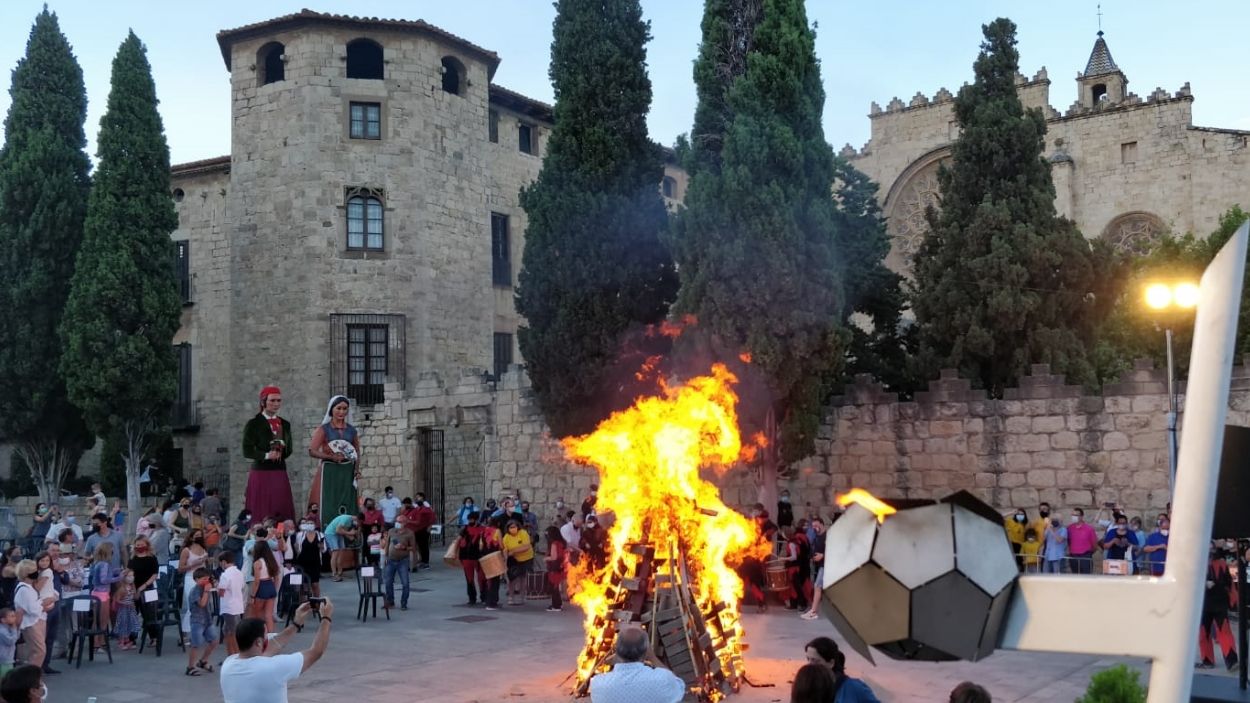 La flama del Canigó, a Sant Cugat, l'any 2021 / Foto: Cugat Mèdia