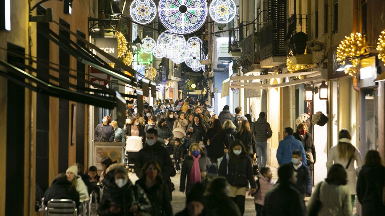 Els comerços petits ja comencen a preparar-se per la campanya de Nadal. / Font: Cugat Mèdia