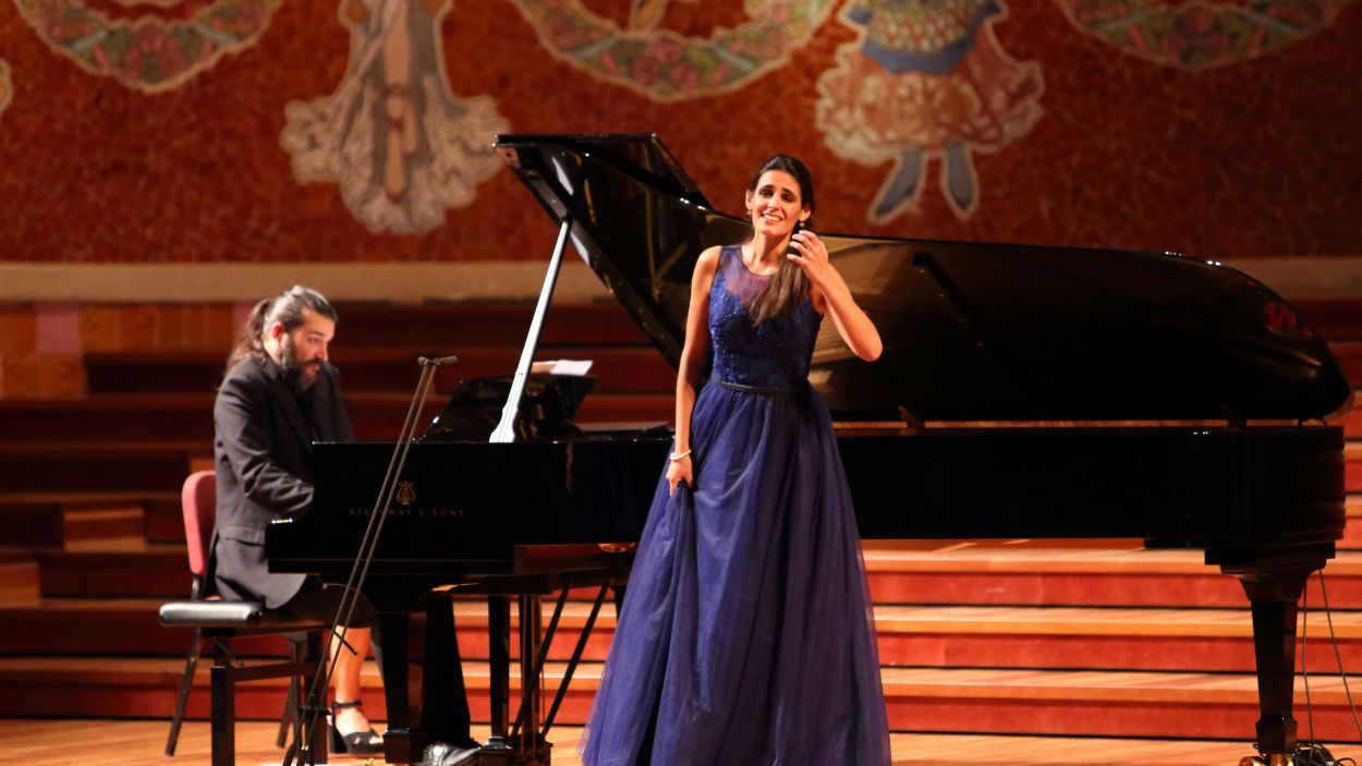 Sara Bañeras i el mestre J.R. Martín al piano / Foto: Elisenda Canals