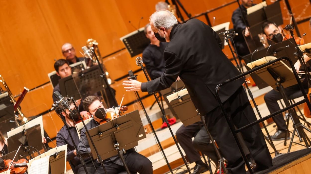 Josep Ferré i l'Orquestra Simfònica Sant Cugat durant el concert / Foto: Lali Puig