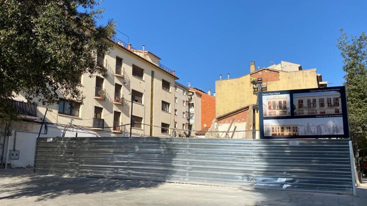 Imatge de l'immoble enderrocat de la plaça d'Octavià / Foto: Cugat Mèdia