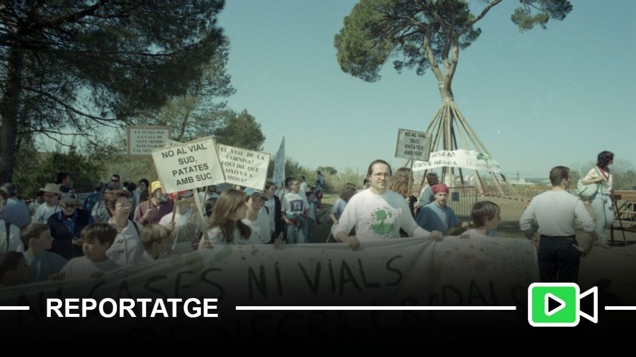 Imatge de la manifestació al Pi d'en Xandri / Foto: Xavier Larrosa. Fons Arxiu Tomàs Grau. Premsa Local. AMSCV