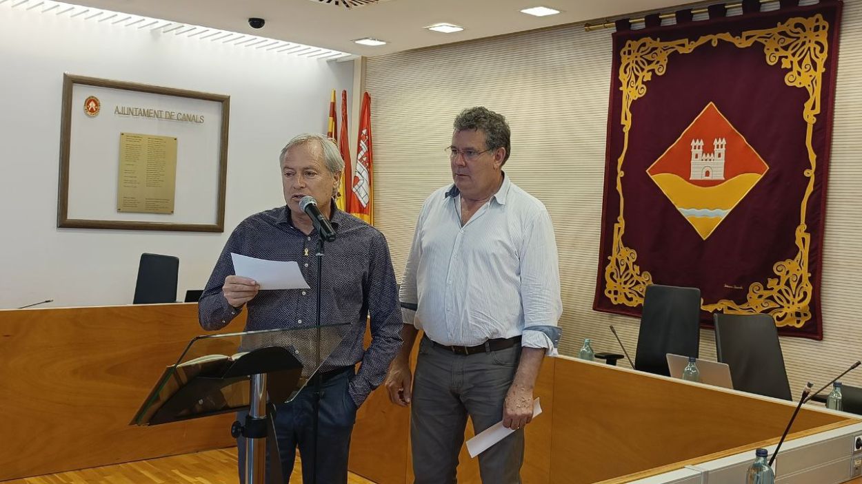 Ramon Segura pren possessió, amb el president de l'EMD, Josep Puig