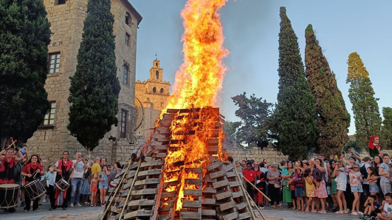 Imatge de l'any passat de la Flama del Canigó a Sant Cugat / Foto: Cugat Mèdia