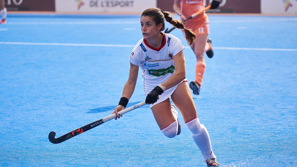 Laia Vidosa jugant un partit amb la selecció espanyola / Foto: RFEH