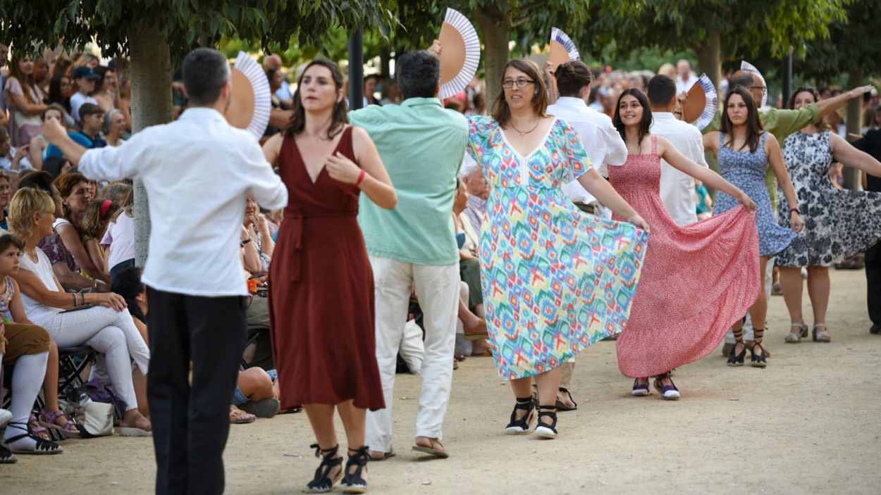 Un moment del ball de vano i el ram / Foto: Ajuntament de Sant Cugat