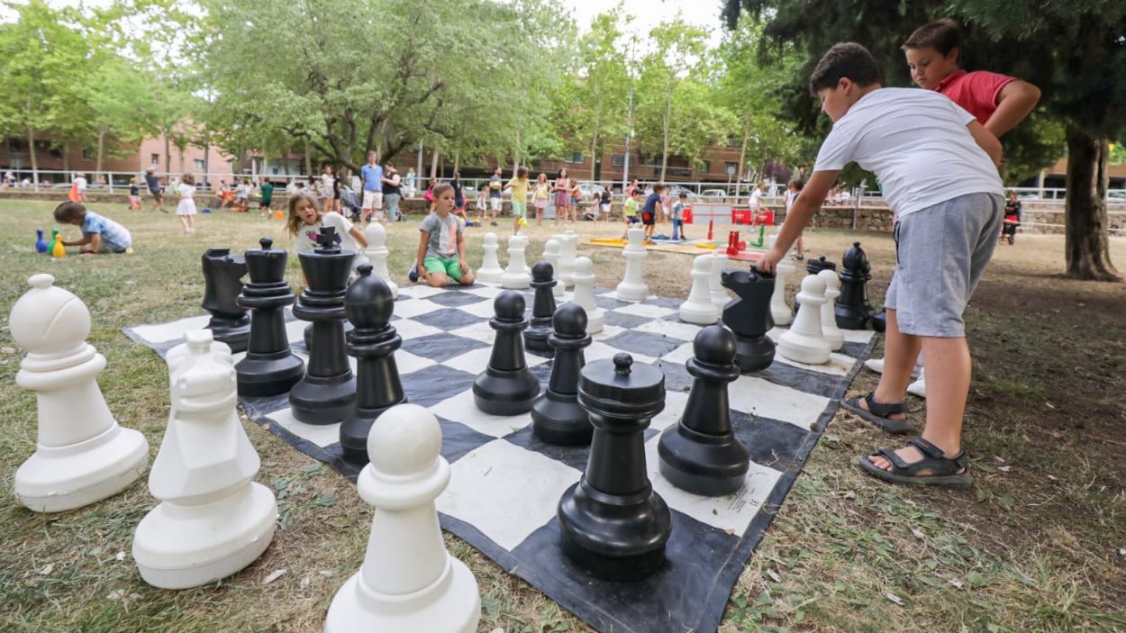 Uns escacs gegants al Parc Central aquesta Festa Major / Foto: Ajuntament