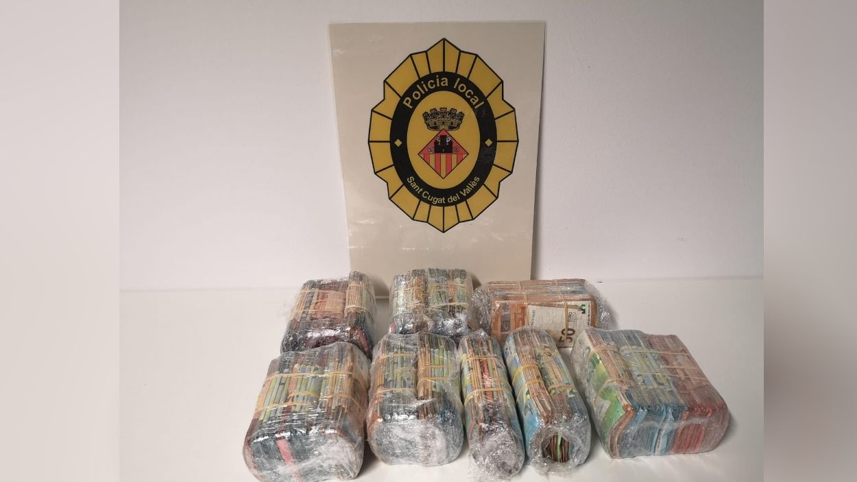Els diners s'han trobat al maleter del cotxe del detingut / Foto: Policia Local
