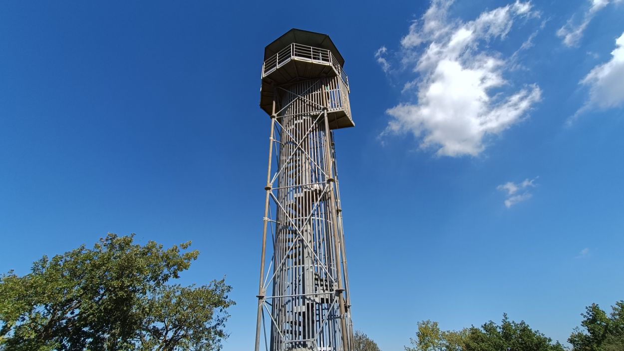 La torre INDIA és el punt més alt de Sant Cugat i està dedicada a tasques de prevenció d'incendis