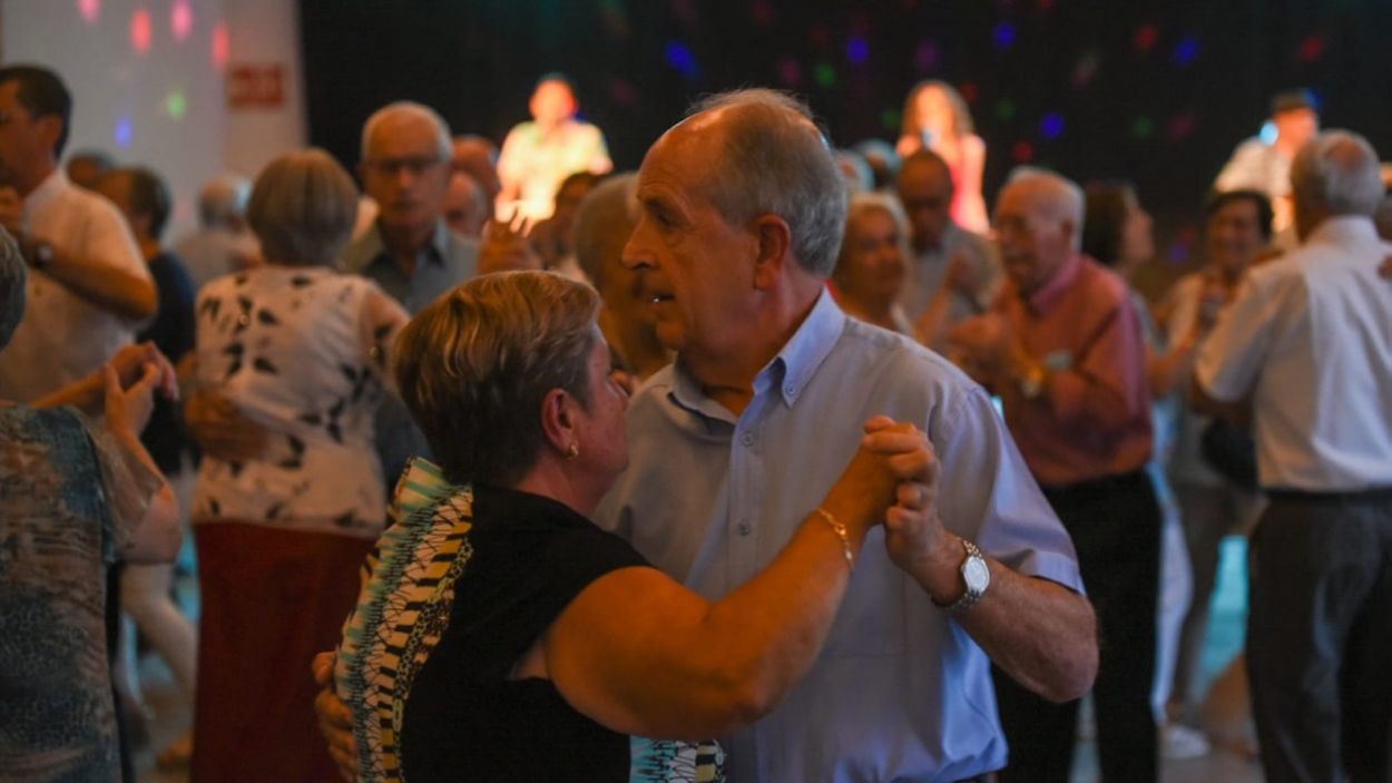 Una parella, ballant aquest diumenge / Foto: Ajuntament