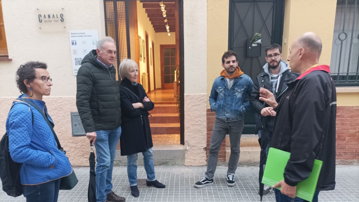 Visitants a una de les visites guiades a la Canals Galeria d'Art durant la 2a Setmana de l'art de Catalunya / Foto: Canals Galeria d'Art