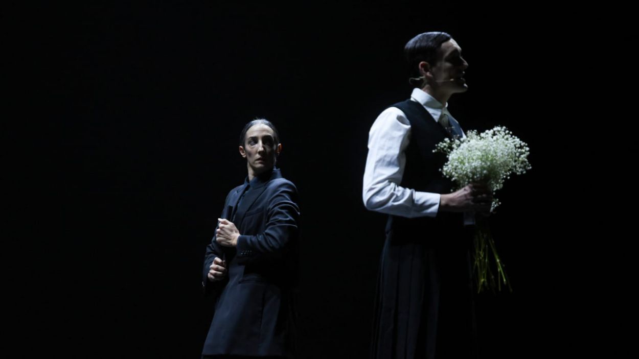 Un fragment de l'espectacle de cloenda de l'Any Ferrater, al Teatre-Auditori / Foto: Ajuntament