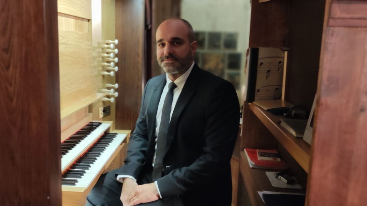 Juan de la Rubia 'rebateja' el nou orgue del Monestir amb una actuació brillant 