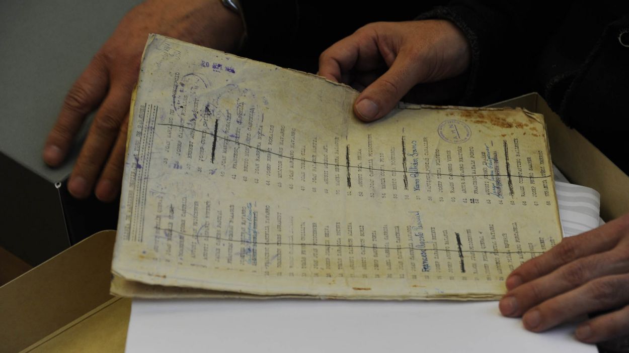 Imatge d'arxiu de la devolució de documents pel Centre Documental de la Memòria Històrica de Salamanca al 2015 / Foto: Ajuntament (Localpres)