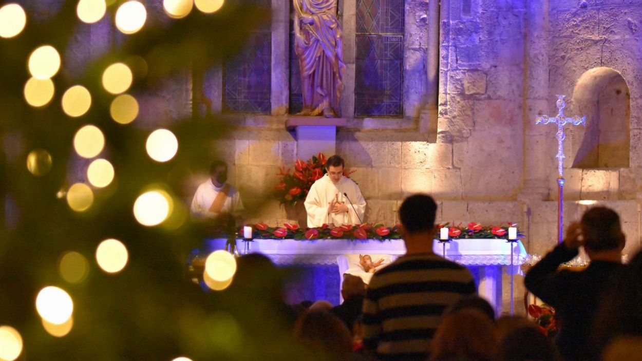 El mossèn Emili Marlés oficiant una missa / Foto: Cedida El mossèn Emili Marlés oficiant una missa / Foto: Cedida