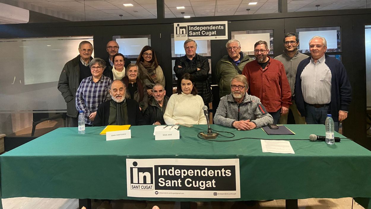 Foto de família de l'equip impulsor d'Independents Sant Cugat-Valldoreix / Foto: Cedida