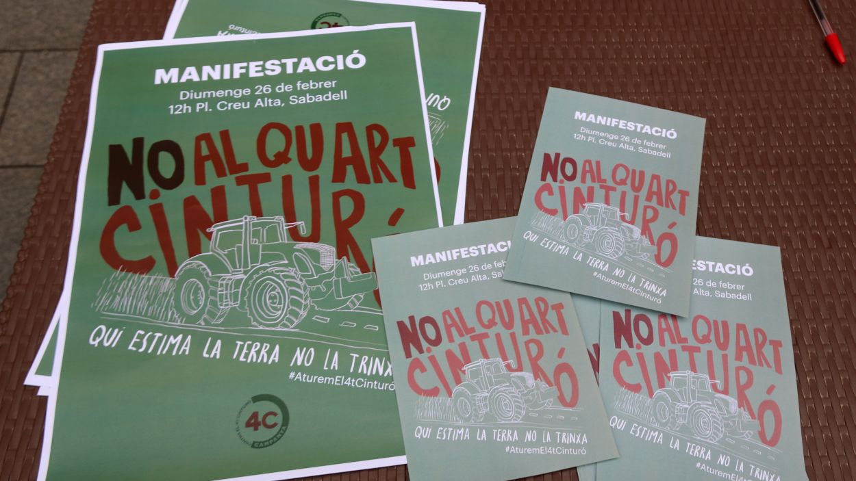 El cartell de la manifestaci contra el Quart Cintur d'aquest diumenge a Sabadell / Foto: Cugat Mdia