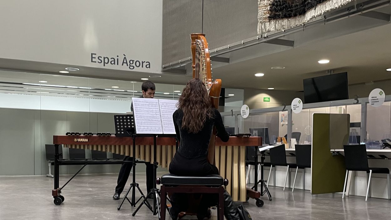 Concert de Blooming Duo a l'espai gora de l'Ajuntament en una edici passada / Foto: Ajuntament