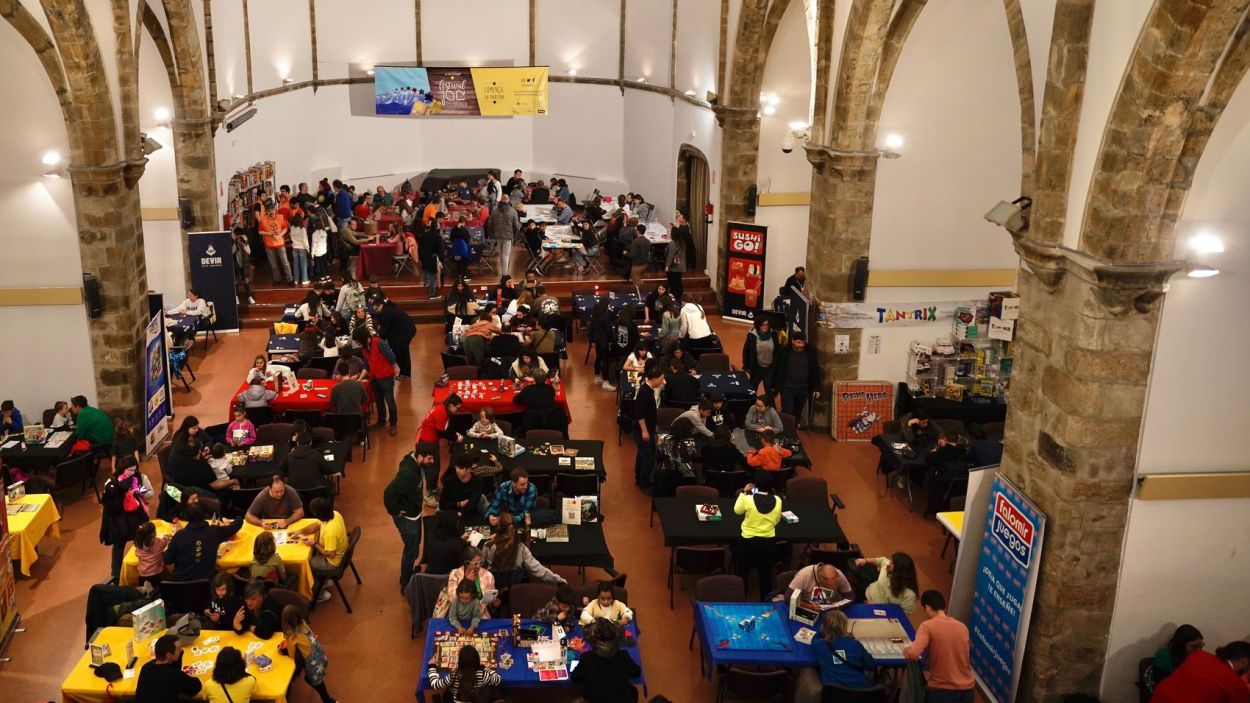 Imatge de diversos jocs de taula durant el Festival Joc del Pirineu / Foto: Pablo Gimnez