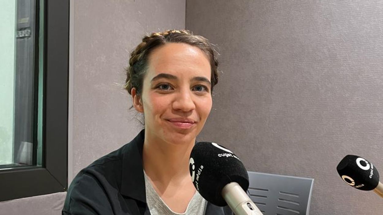 Maria Salarich, als estudis de Ràdio Sant Cugat / Foto: Cugat Mèdia