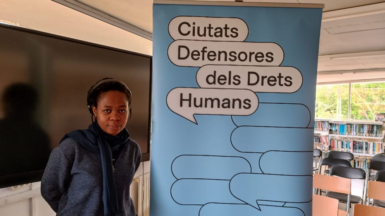 Entrevista a Melibea Obono, defensora dels drets humans a Guinea Equatorial, dins del marc del programa 'Ciutats defensores dels drets humans' / Foto: Cugat Mèdia