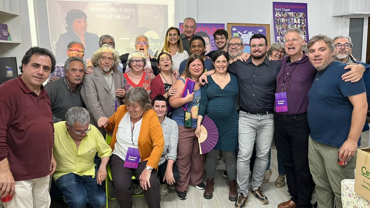 Membres de la llista d'En Comú Podem a la seva seu electoral / Foto: Cugat Mèdia