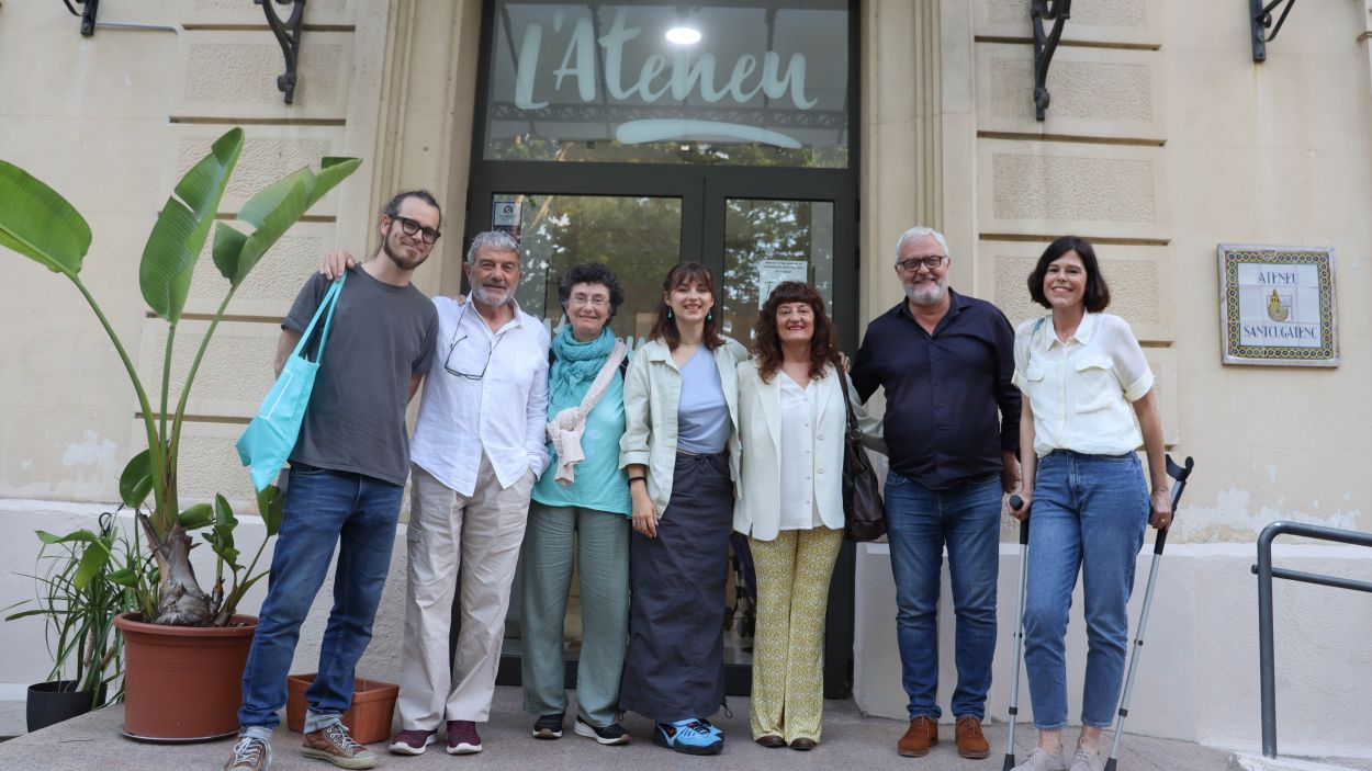 Foto de família amb les guanyadores / Foto: Ateneu Santcugatenc