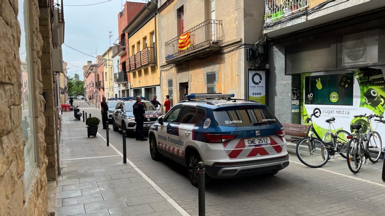 Imatge del dispositiu judicial en el carrer de la Plana de l'Hospital / Foto: Cugat Mdia