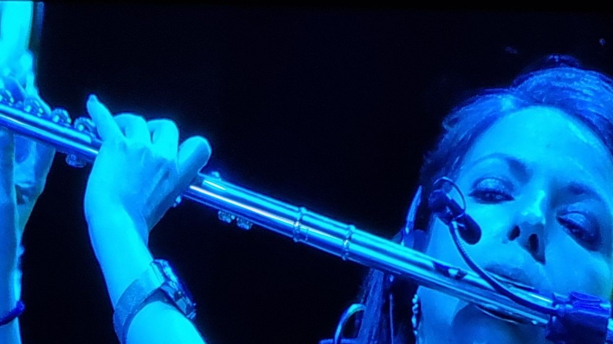 La flautista Elisabet Franch en el concert de The Who / Foto: cedida