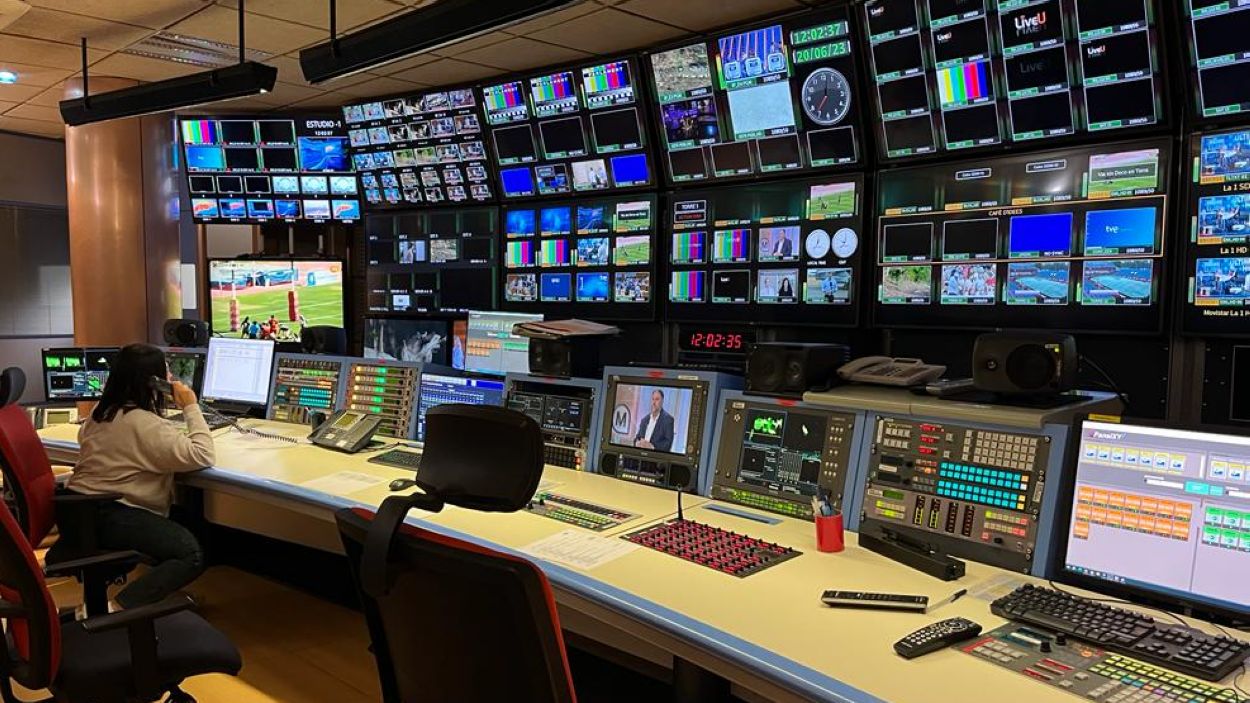 Imatge del control del centre de Sant Cugat de RTVE