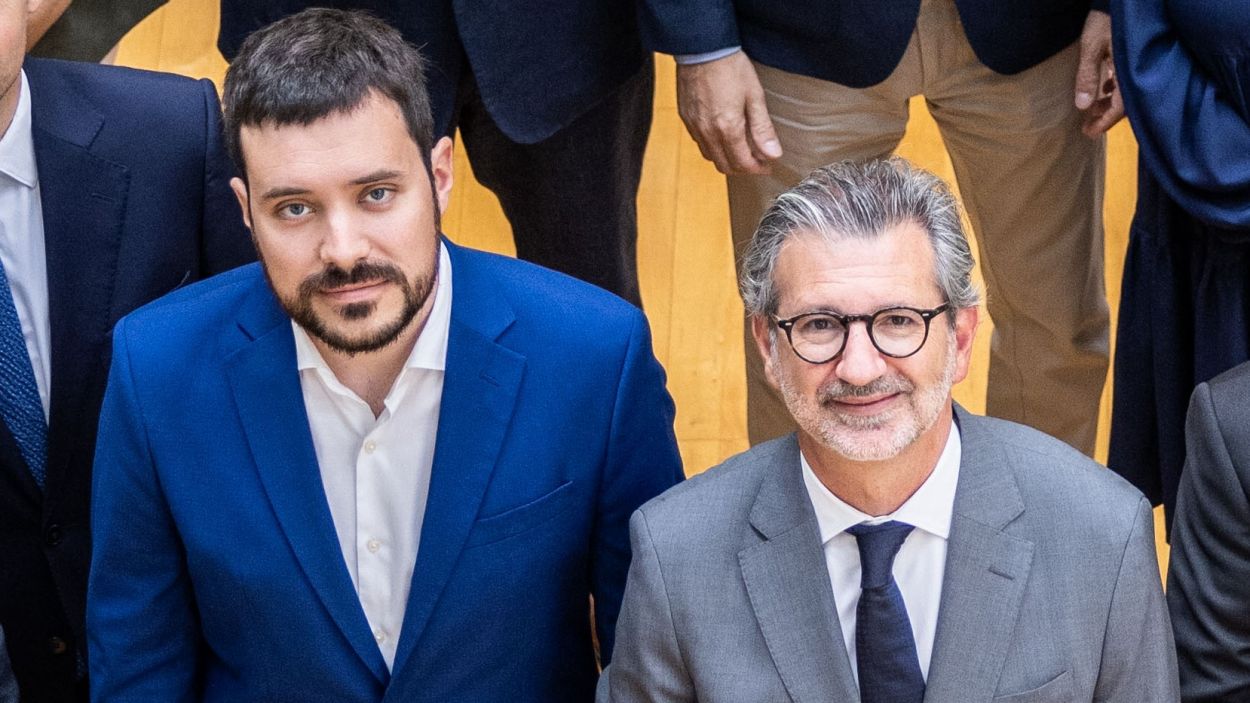 Trobada amb premsa de l'alcalde, Josep Maria Vallès; i el tinent d'alcaldia, Bernat Picornell