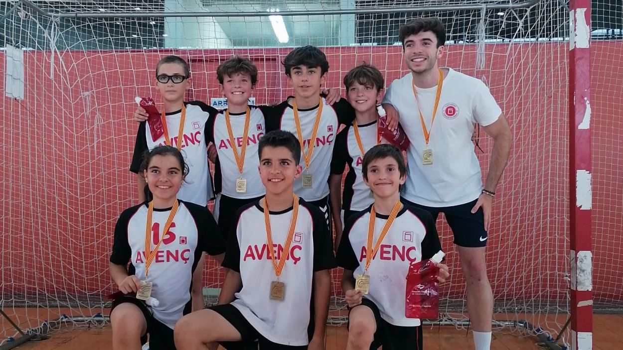 L'aleví de l'Avenç, campió de Catalunya escolar després de superar el Lleida HC / Foto: Avenç