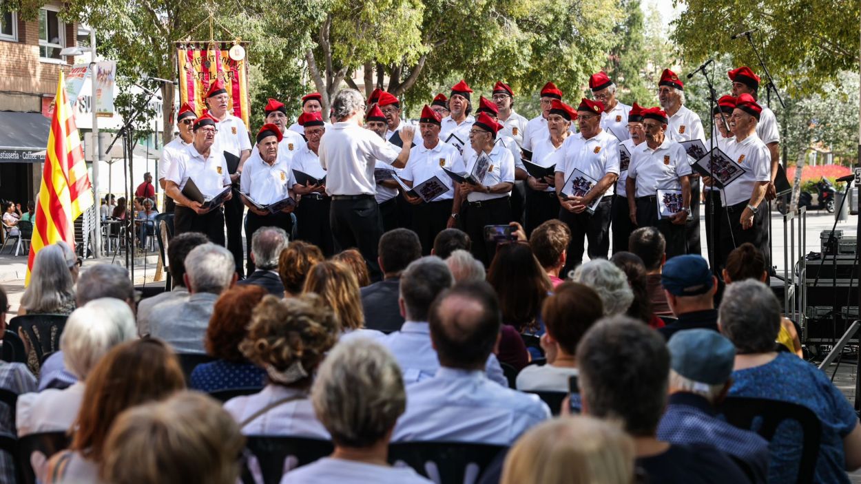 Diada: Actuaci musical de la Coral la Uni